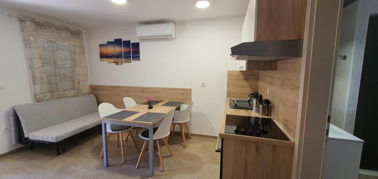 Bungalow Comfort 100 M From The Beach Premantura Dış mekan fotoğraf